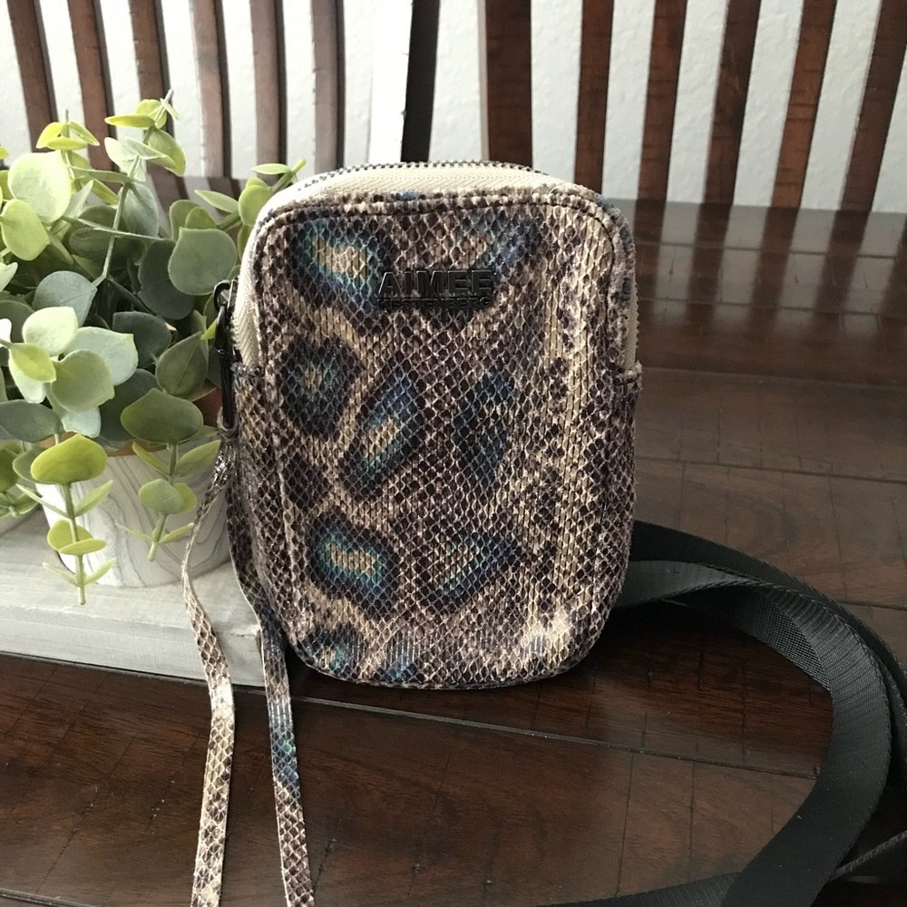 Cellphone crossbody purse